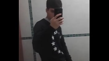 Preview 2 of Xx Photo Porn - Pendejo argentino con 23 cent&iacute_metros de verga