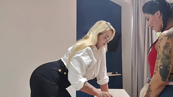 Preview 2 of Xxx Wwf - Professora da castigo,  para aluna rebelde se -e taradinha colocando a caneta no seu cuzinho a submissa adorou ( veja no fechado)