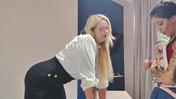 Preview 1 of Xxx Wwf - Professora da castigo,  para aluna rebelde se -e taradinha colocando a caneta no seu cuzinho a submissa adorou ( veja no fechado)