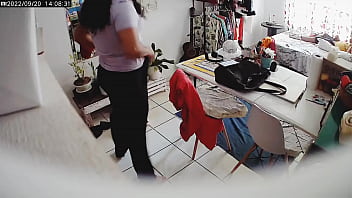 Preview 4 of Sami Film - Grabando a mi esposa sin que se de cuenta mientras su amante se masturba en la cama