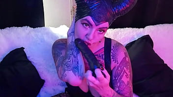 Preview 4 of Bamgla Xvideo - Hot deep throat from lustful gothic Succubus girl