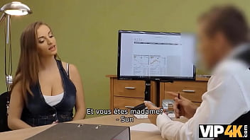 Preview 1 of Sakila Porn Star - VIP4K. La chatte serr&eacute_e de l&#039_actrice porno se fait clouer par un pr&ecirc_teur sur gages dans son bureau