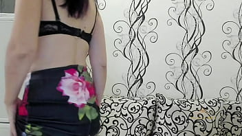 Preview 1 of Bilek Xxxx Vidose - Energetic fucking MILF with dark hair dances completely naked,  shakes her huge breasts and ass,  showing her beautiful hairy pussy to her fans / Angela-MILF