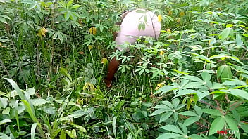 Preview 2 of Xnxx Karina Kabor - Two sharp guys fucked the King&#039_s maid while w.eeding the cassava farm