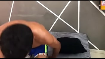 Preview 1 of Xyz Sex Com - Mi Hermanastra Lleva mi Computadora Para Su cuarto pero queria polla gruesa
