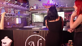 Preview 4 of Surprise Light - Fui Ali no bar  e olha no que deu