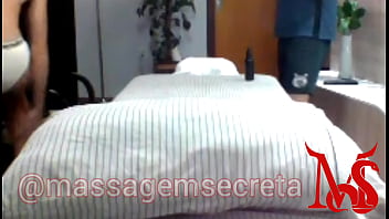 Preview 1 of Pron Xxxol Videos - Massagem no Bundudo Guloso (Completo no RED)