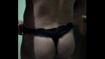 Preview 3 of Teens Ladyboys Gay - Experimentando umas calcinhas