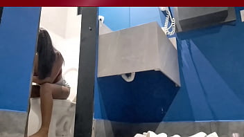 Preview 1 of 1 Waitfor Delay 0018 - minha mulher saiu fui bater uma no banheiro mas quando chegei la minha pequena  safada puta ja quis me da seu cu vadia meti nela ate esporar