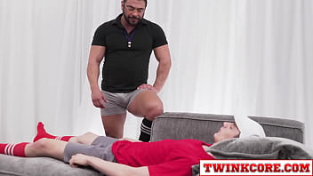 Preview 1 of Saudi Muslim Xxxx In Homs - Twink cub Tyler Tanner is pale and skinny,  but has an impressive stamina with which he fucks a bear Draven Navarro until he is squealing like a pig!