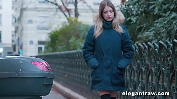 Preview 1 of Nutten Einreiten - Lesbians obeying the Law