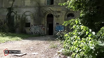 Preview 1 of Black Girl Lezbiyen - Cruising in the abandoned house