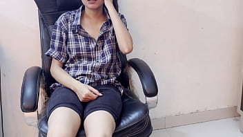 Preview 1 of Big Xxxvido - indian virgin girl sara talking in hindi about wanting cock clear hindi audio teen 18 gets horny saarabhabhi6