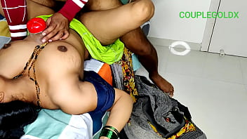 Preview 4 of Wife With Another Boy Xxx Friend - पड़ोस की आंटी अपने बहु के लिए मेरे लैंड का पाणी मांगने आई थी दे दिया मैने