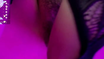 Preview 1 of Silicone Shemale Cock - Parte 2: cachonda modelo webcam le gusta los tokens para masturbarse pensando en tu polla dentro de ella.