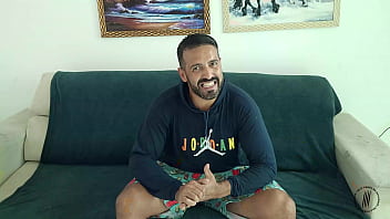 Preview 2 of Xxxxvidos Hb - J&Aacute_ NO RED a estreia da maravilhosa BEATRIZ SAMPAIO com o mestre CAPOEIRA em um FOD&Atilde_O em cima do carro!