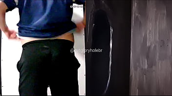 Preview 1 of Sunny Leone Scx Vidos - O CASADO PEDIU AT&Eacute_ DEDADA NO CU NO GLORYHOLE (COMPLETO NO RED)