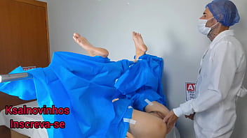 Preview 2 of Fairuza Miss Iran - Ginecologista brinca e mete na buceta de sua paciente!