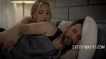 Preview 1 of Xxx Pron Videos Move - Anna Claire Clouds Cuddles With Stepdad &amp_ Seduces Him