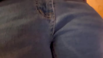 Preview 2 of Very Young Pee - 今日も隣でト◯レしてる人がいるのにオナニーしてやってはいけないことに興奮する女子◯生。