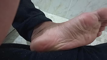 Preview 1 of Muslim Girl Dex - Male Feet,  Foot Fetish,  Feet