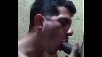 Preview 1 of Chinese Virgin - Mamando v&aacute_rios novinhos pauzudos e ganhando leite na boca