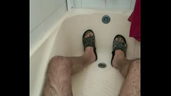Preview 4 of Porno00 Me - Me peeing in the shower