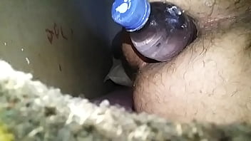 Preview 3 of Sanny Liene Xx - Garrafa de agua no anus