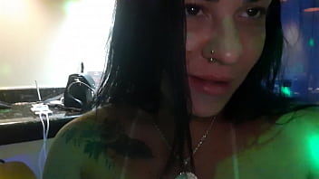 Preview 3 of Hards Xxx - Meu clit&oacute_ris &eacute_ do tamanho de uma azeitona - Thiara Fox