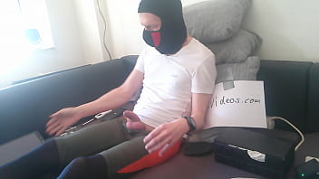 Preview 1 of Guy Get Dildo - Verifikationsvideo