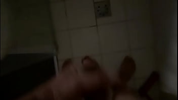 Preview 2 of New Jav 2xxx Video Hd Full - Tocando uma Punheta at&eacute_ Gozar  pra esposa no banheiro do hotel