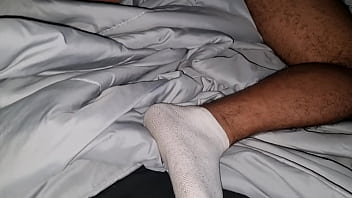 Preview 1 of Brazzer Sex Mom And Son - Se me visse pelado de bunda pra cima o que faria? Comenta aqui