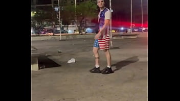 Preview 1 of Usa Wap Sex - Exibindo meu corpo na pra&ccedil_a Roosevelt em s&atilde_o Paulo
