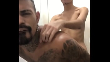Preview 4 of Japanese Mom Skrip - FUDENDO COM O NOVINHO NO BANHEIRO DA CASA DA MINHA PRIMA