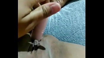 Preview 4 of Indian Mallu Xxxcom - Lubricando est&aacute_ panocha para recibir la rica polla de mi marido