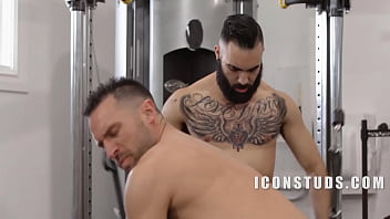 Preview 2 of Banku Akka - The Naked Workout At Gym