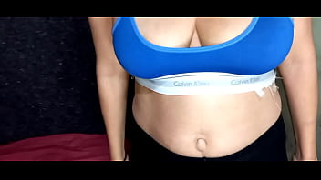 Preview 3 of Bi Hubby Bbc Anal - Esposa cachonda sale con ropa transparente sale afuera a que la miren otros hombres que opinas