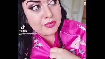 Preview 2 of Noami Piss - Thought I&#039_d post some funnys,  come add me on tik tok: darkfacephantom ️