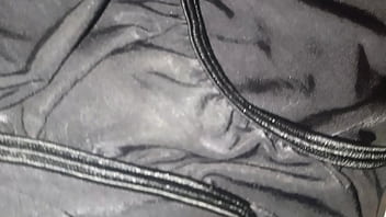Preview 1 of Www Wapking Com Fat Women Sex - Estoy usando de deposito de semen el calz&oacute_n negro preferido de mi mejor amiga