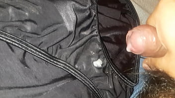 Preview 4 of Www Wapking Com Fat Women Sex - Estoy usando de deposito de semen el calz&oacute_n negro preferido de mi mejor amiga