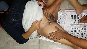 Preview 2 of Girl Masses Of Boy - घर पर चूत के बाल सफाई करने आया बार्बर ने चूत की सफाई करके चुदाई किया