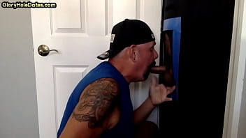Preview 1 of Jon Xxx Hd - Amateur gay deepthroats and sucks BBC through gloryhole