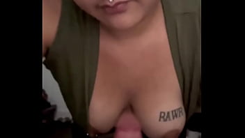 Preview 3 of Porn Ke Cuop - my wife sucks my dick on lunch break,  I cum on her face