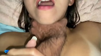 Preview 4 of Sleeping Girl Mouth Fucked - Rapidinha com a esposa deliciosa [completo com gozada na cara no RED]
