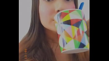 Preview 4 of Mother And Myfrend - Colocando leite no caf&eacute_ assistindo um hentai pela manh&atilde_