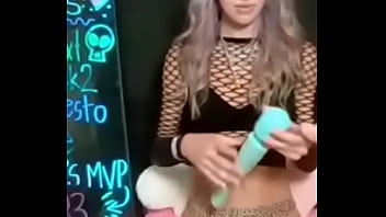 Preview 4 of Live Nasty Girlcim - Dominika est pr&ecirc_te &agrave_ donner un spectacle nu