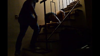 Preview 3 of Indan Xvideo 2018 - Lo esper&eacute_ en la escalera