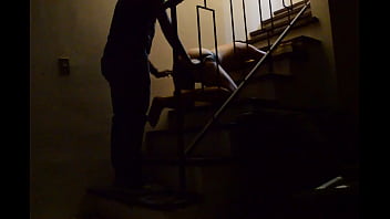 Preview 4 of Indan Xvideo 2018 - Lo esper&eacute_ en la escalera