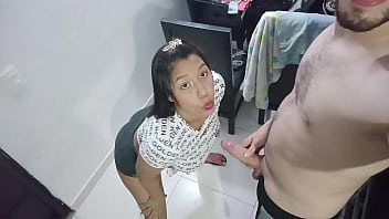 Preview 1 of Pakistan Hot Xxx Sex Porn Girl - Llego cansado del trabajo lo &uacute_nico que quiero es y mi esposa MOolesta con que quiere que la folle y yo no quiero pero al final termine d&aacute_ndole duro en esa cuca (100% real)
