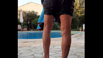 Preview 1 of Beast Fun - Enlever son maillot chez des amis pour se s&eacute_cher